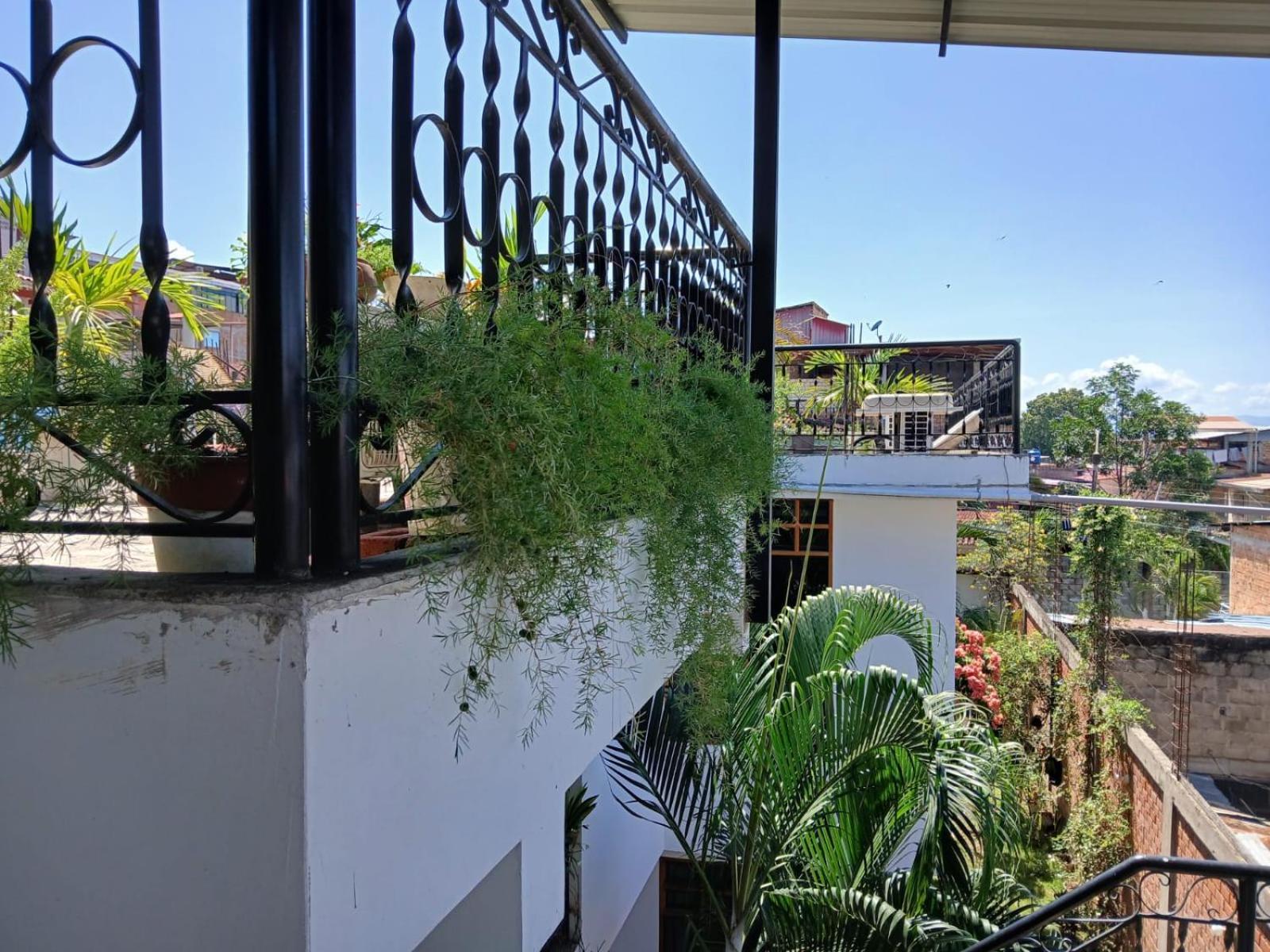Alojamiento Familiar Custodia Tarapoto Eksteriør bilde
